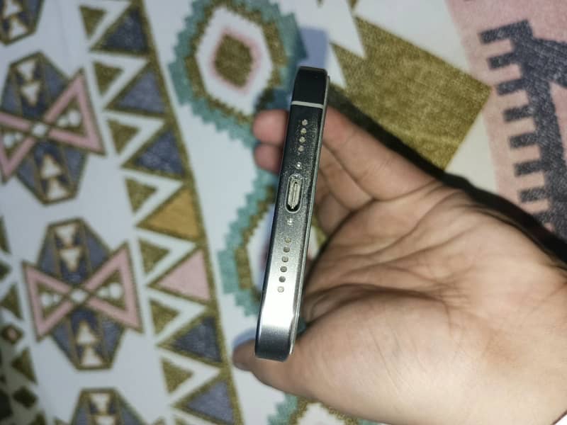 Apple iPhone 15 Pro Max 2