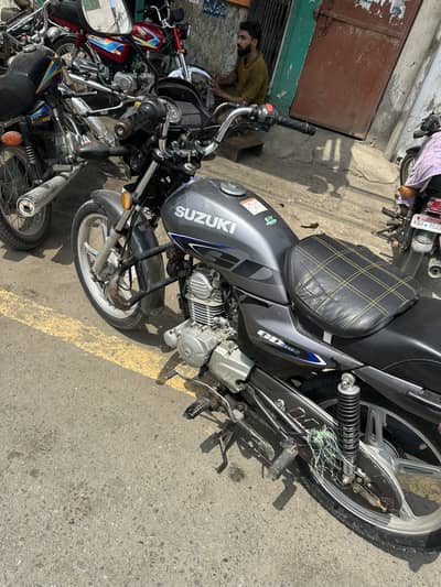 Suzuki Gd 110s 2022 Model Grey Color