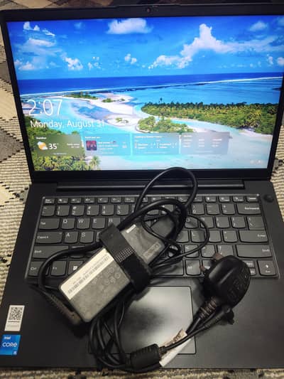 Lenovo i5 12 generation 8/256 ssd