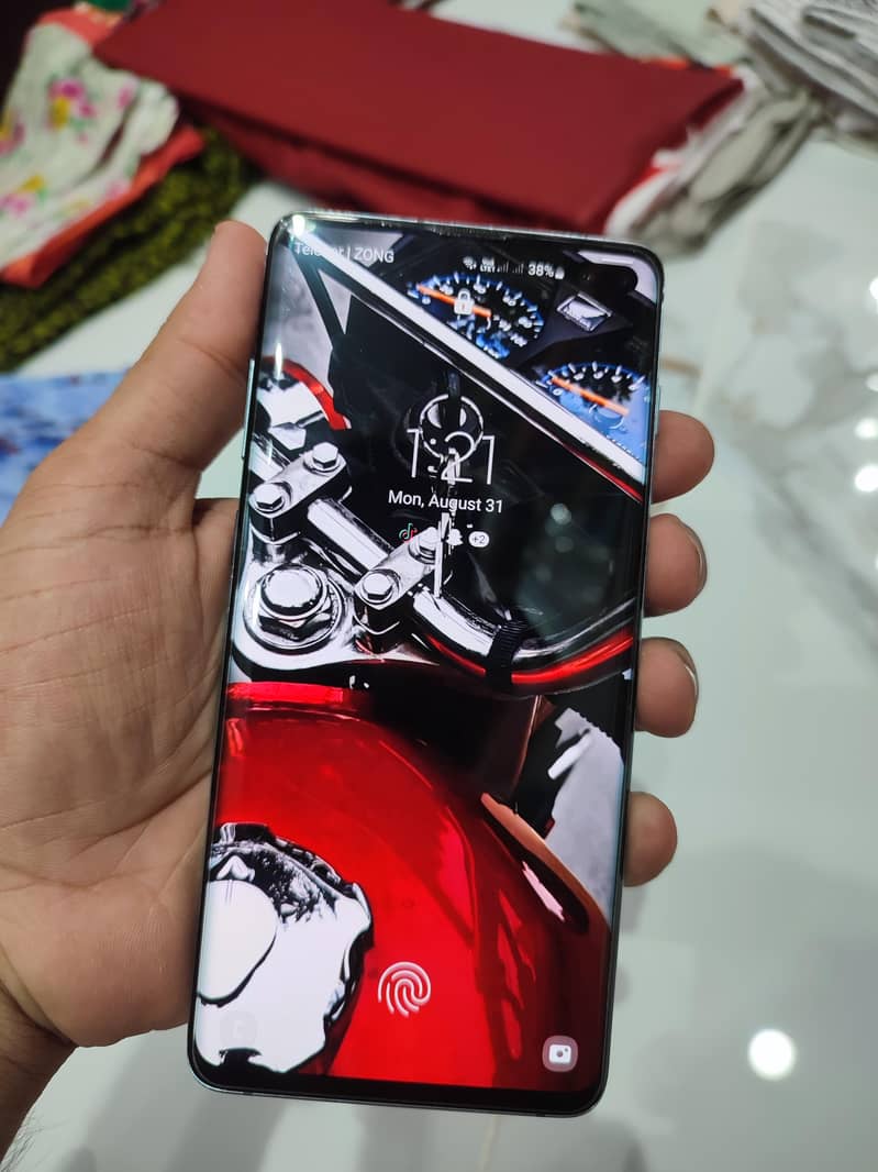 Samsung s10 plus 7