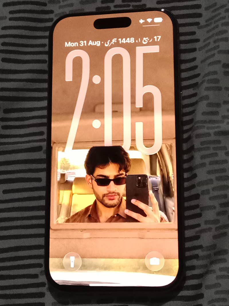 Apple iPhone 16 Pro 8