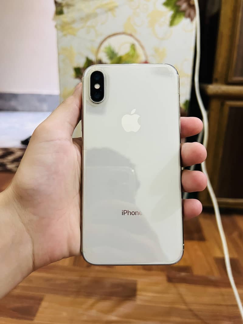 Apple iPhone X 4