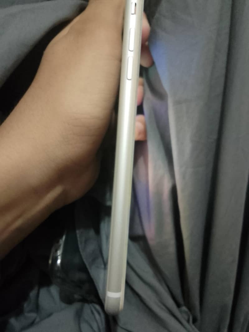 Apple iPhone 8 Plus 1