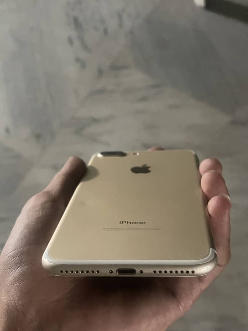 Apple iPhone 7 Plus 1