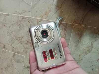 YACHICA DIGITAL CAMERA EZ