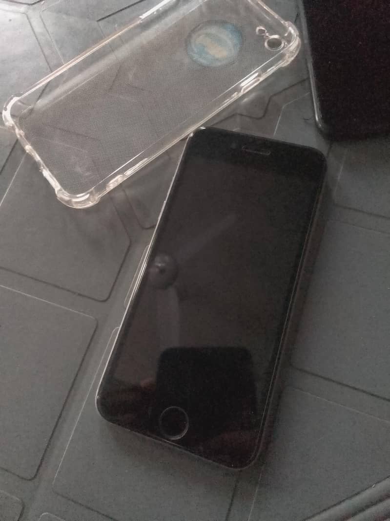Apple iPhone 6S 1