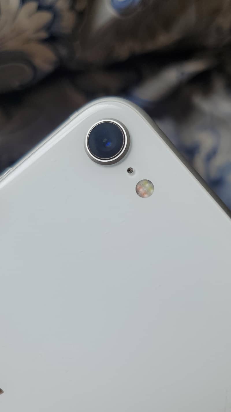 Apple iPhone SE 3