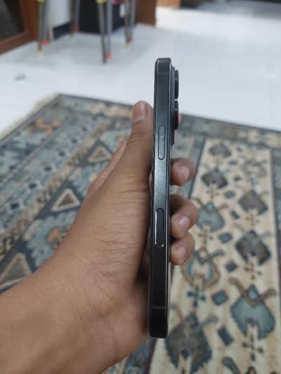 Apple iPhone 16 Pro