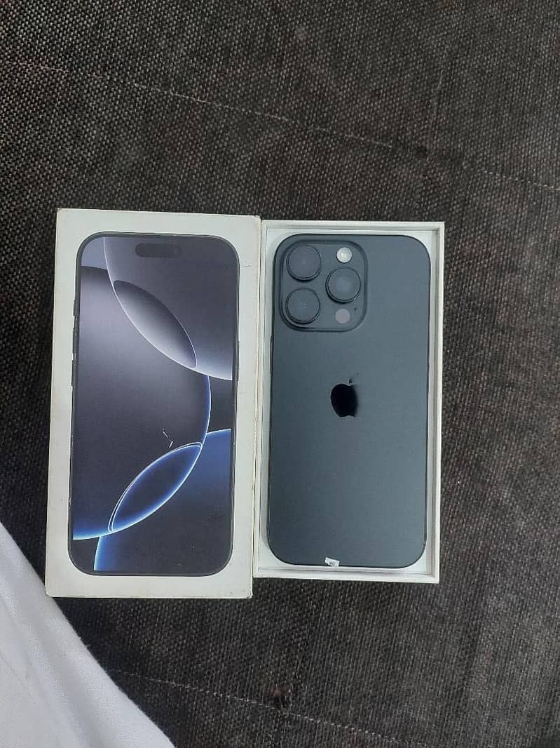 Apple iPhone 16 Pro 3