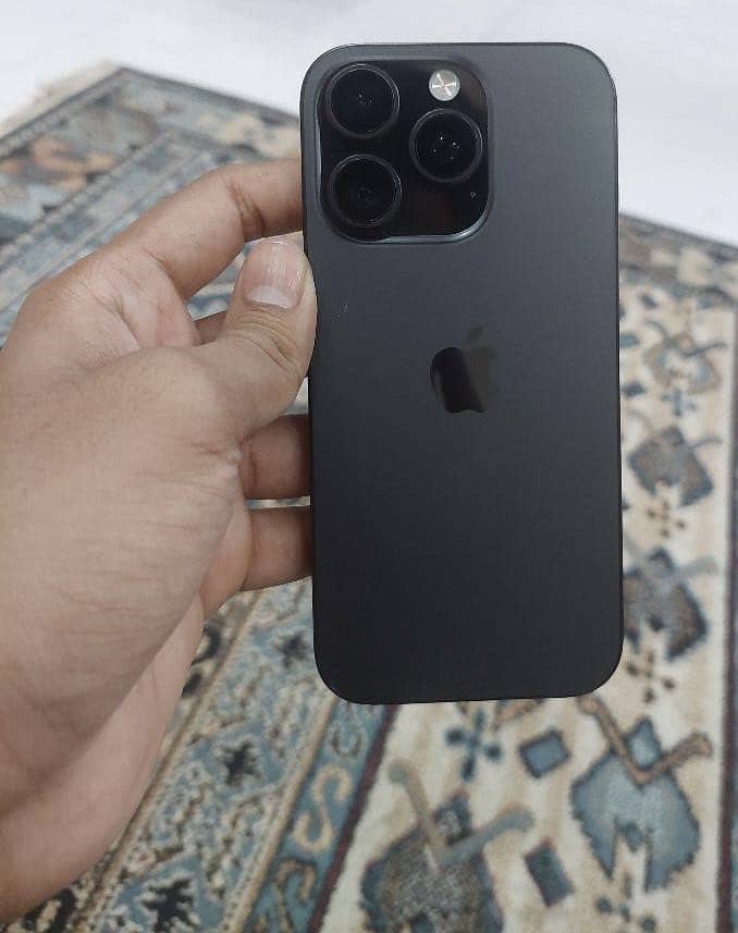Apple iPhone 16 Pro 6