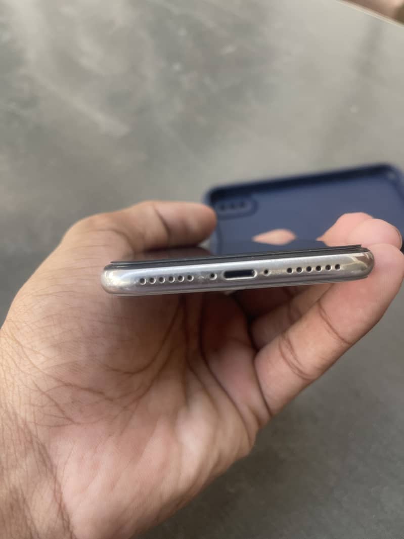 Apple iPhone X 3