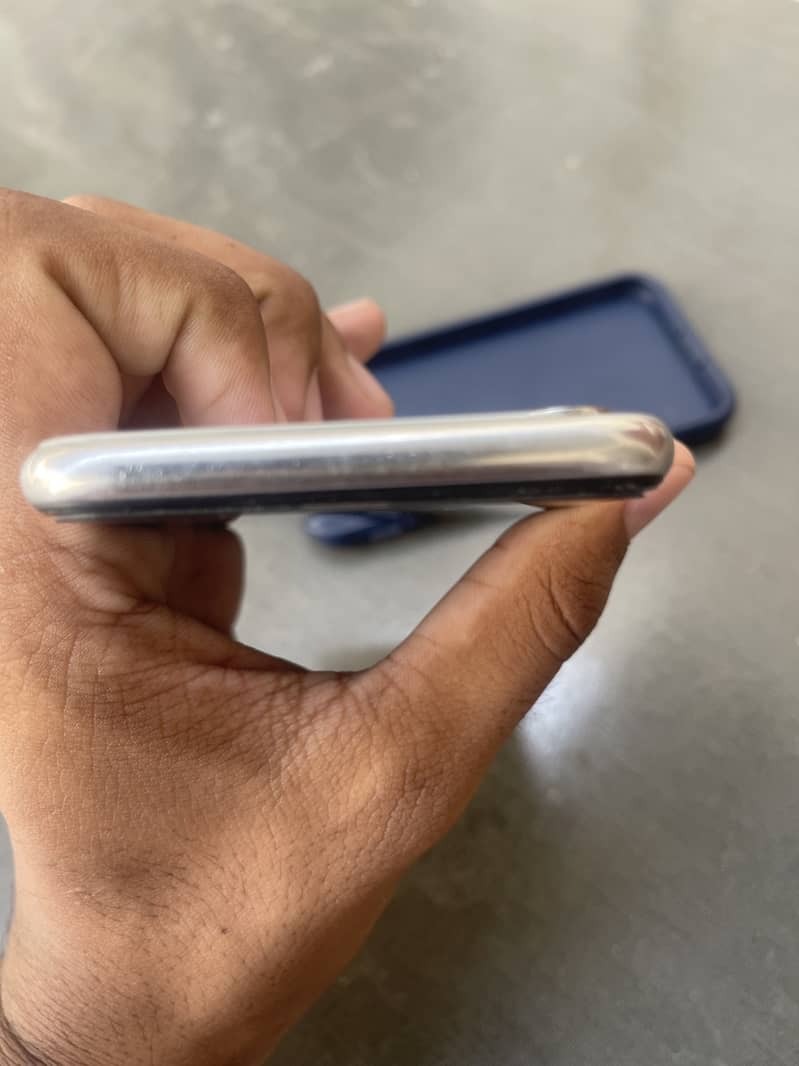 Apple iPhone X 6