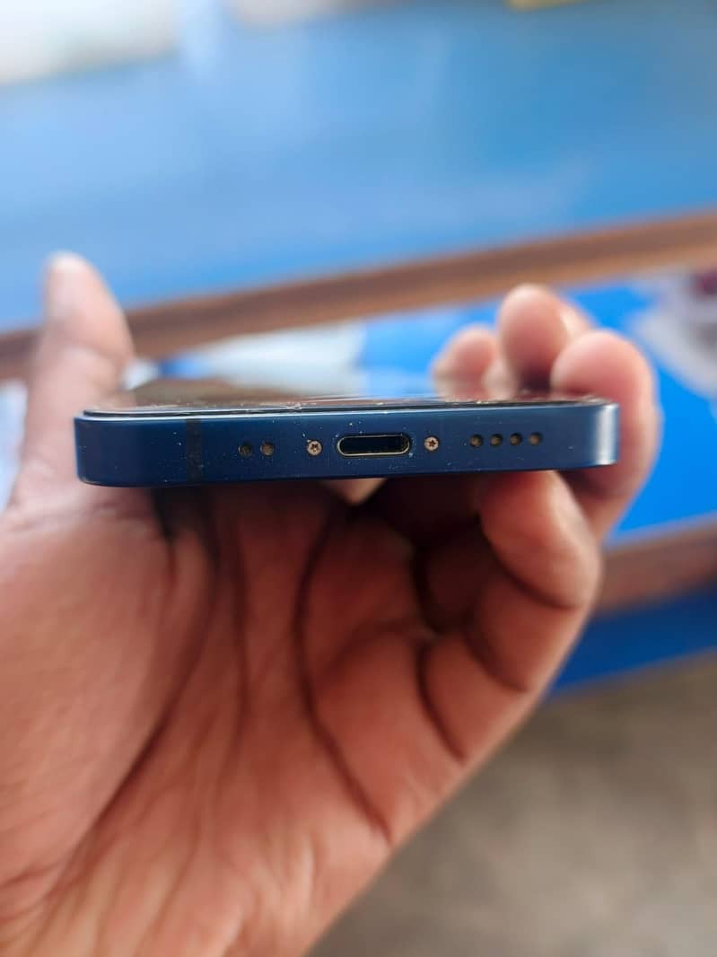 Apple iPhone 12 mini 1