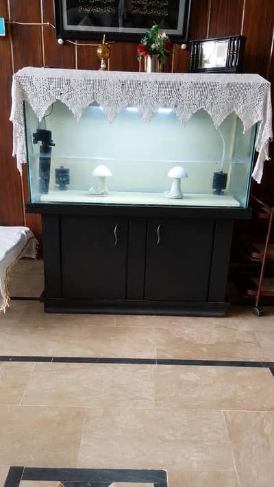 Large Aquarium Fish Tank with Stand – Good Condition