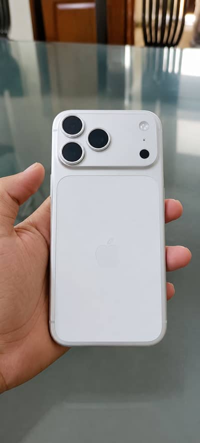 Apple iPhone 17 Pro Max (Factory Unlock)