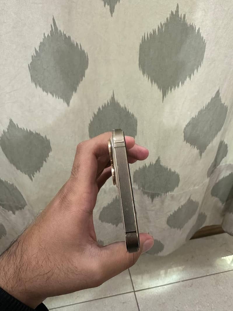 iPhone 12 Pro Max 2