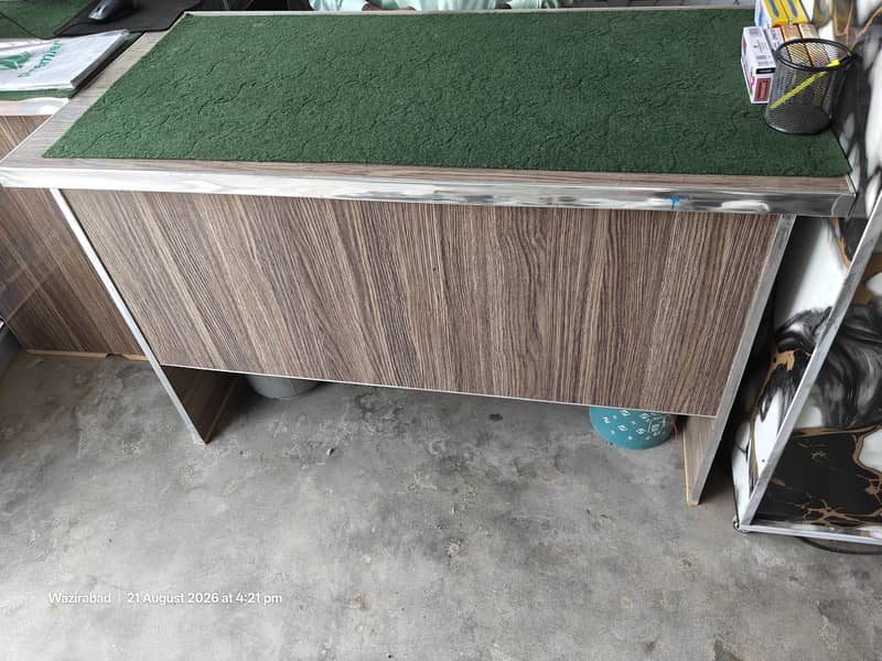 Computer / Office Table 0