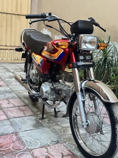 HONDA CD 70 2025 MODEL