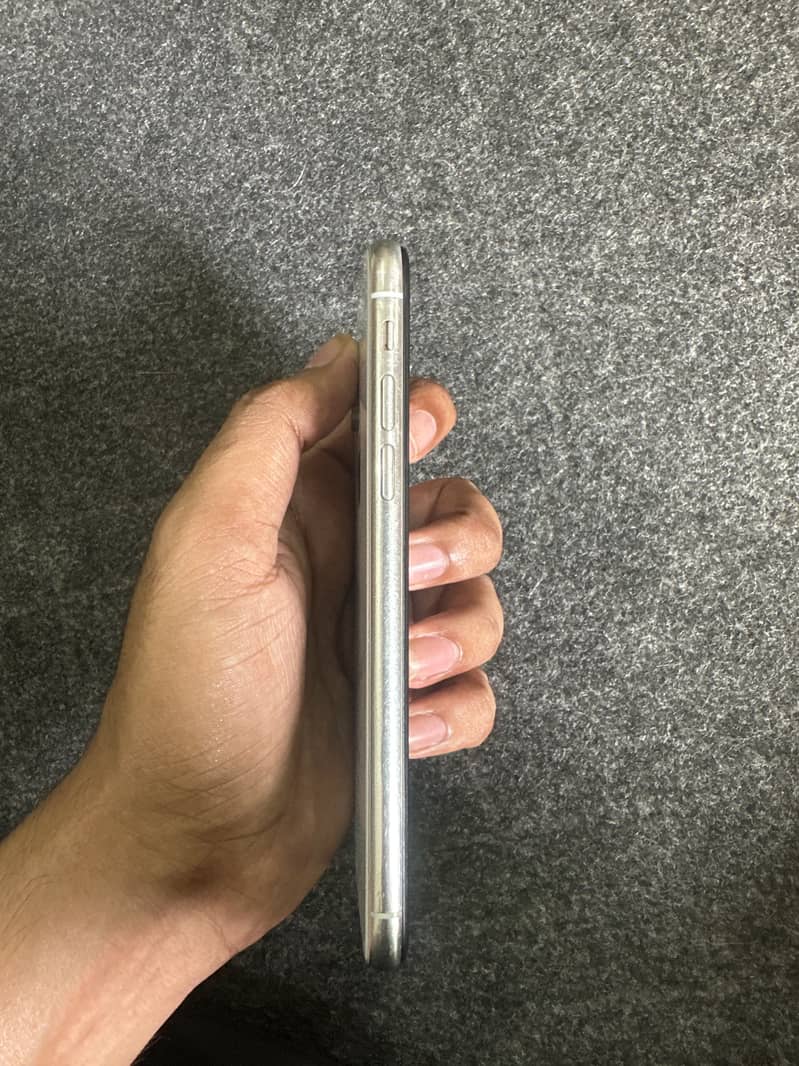 Apple iPhone X 5