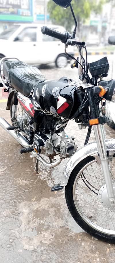 03459621071 Honda CD 70 bike 2025 model 4900km chla hova hy all jenion