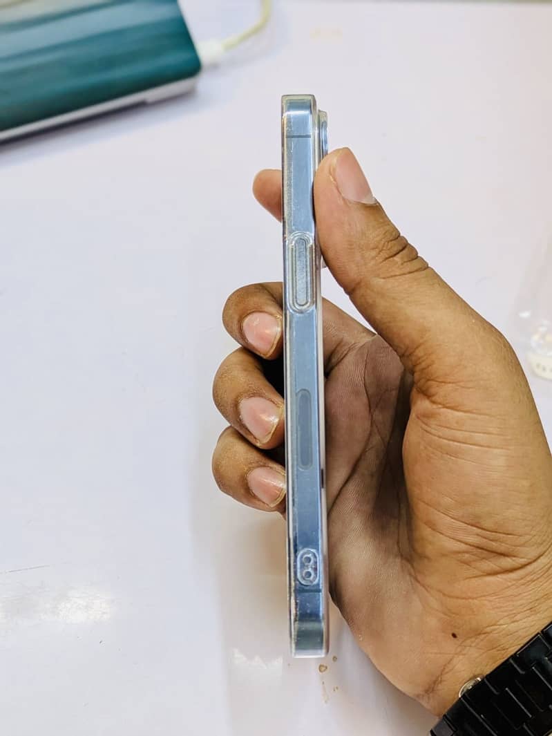 Apple iPhone 13 Pro 2