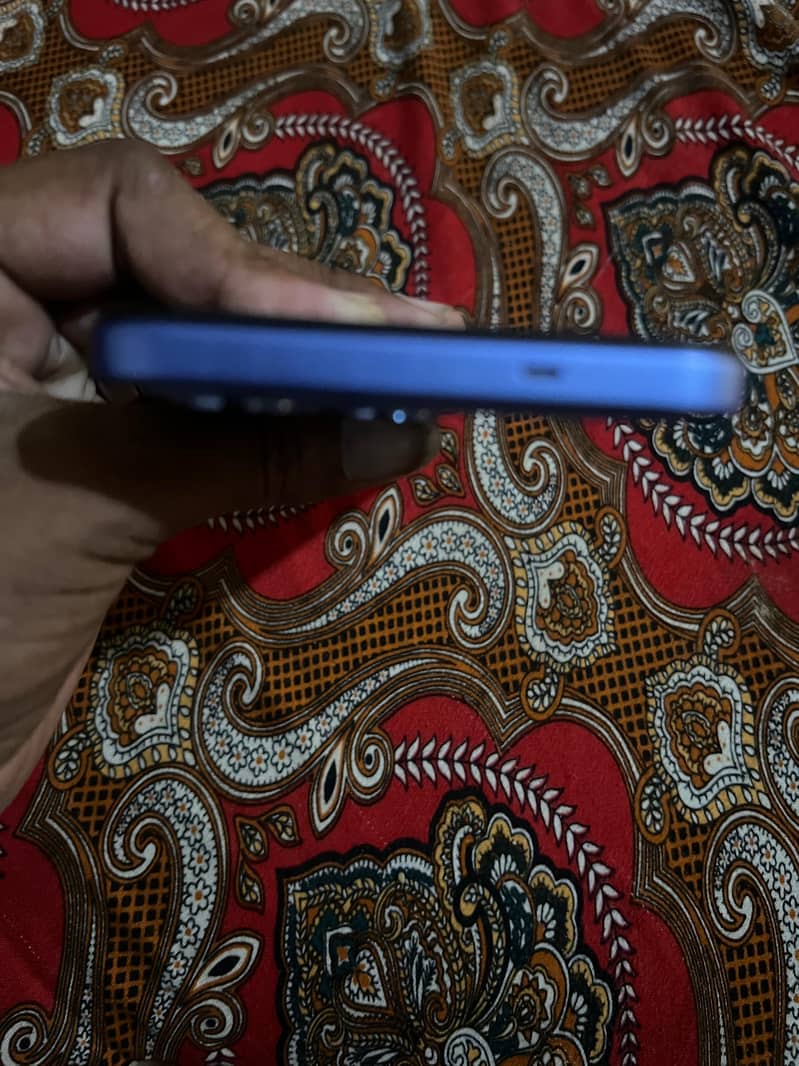Tecno Spark 40 4
