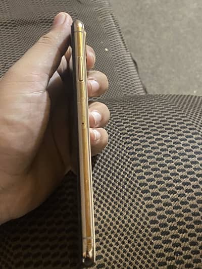 Apple iPhone XS Max 64 gb pta approved