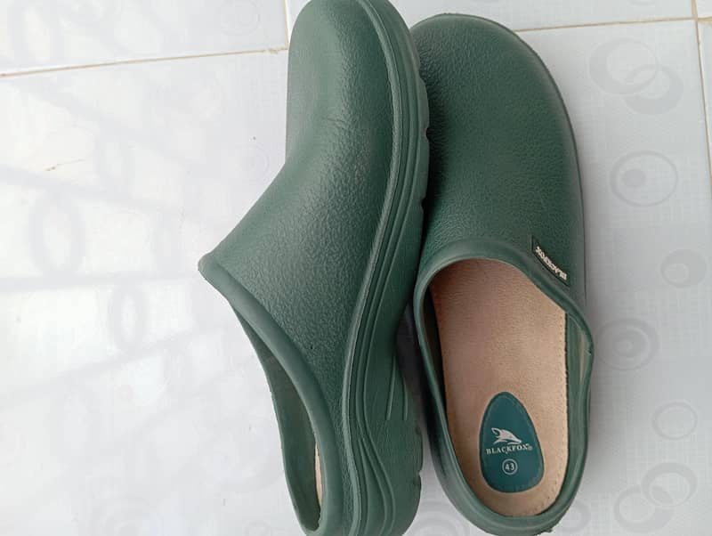 black fox clogs 1