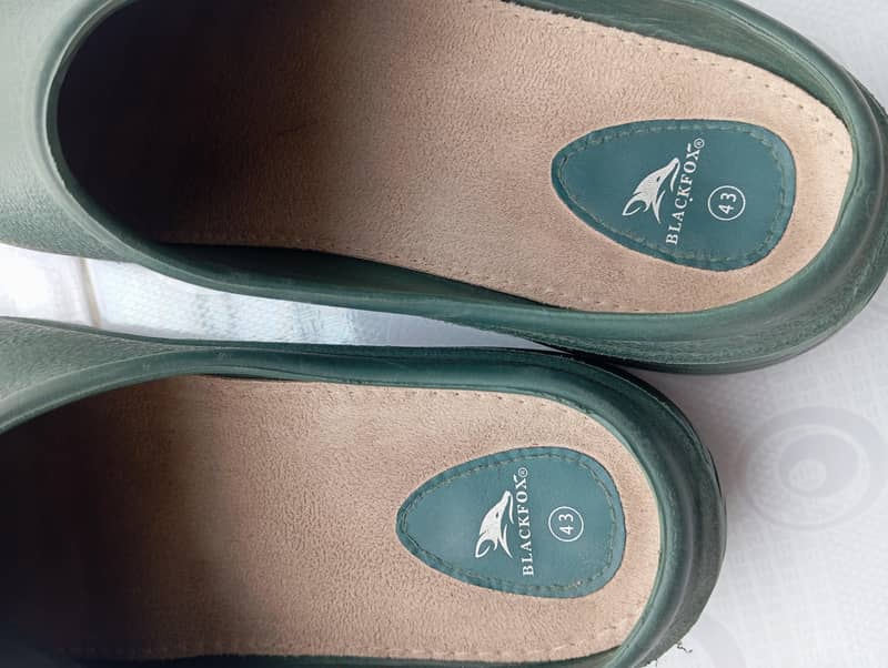 black fox clogs 2