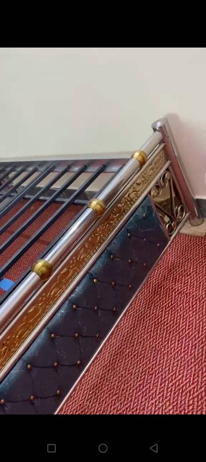 Queen size double bed 0