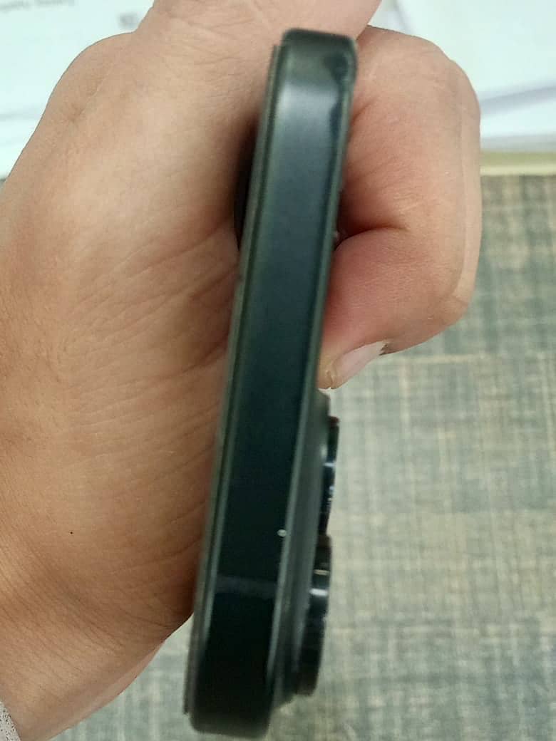 iPhone 15 5