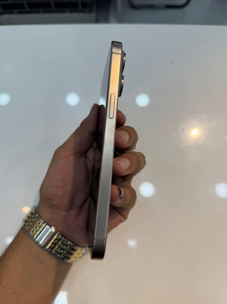 iphone 15 pro max 2