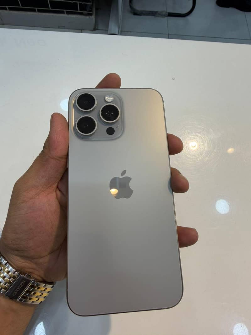 iphone 15 pro max 3