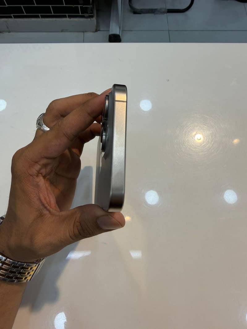 iphone 15 pro max 6