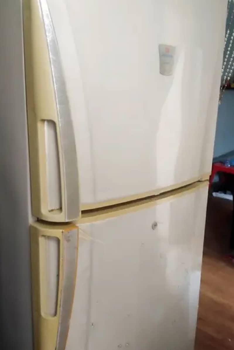 DAWLANCE FRIDGE 0