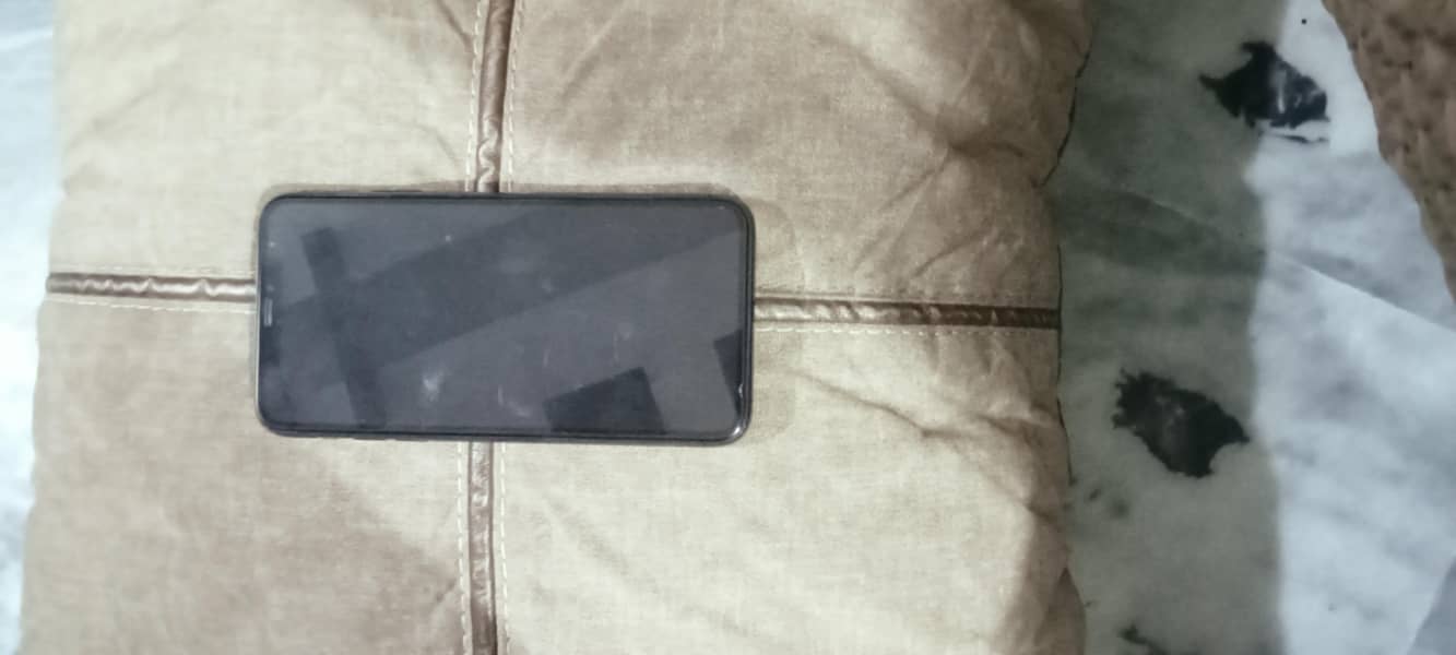 Apple iPhone 11 Pro Max 2