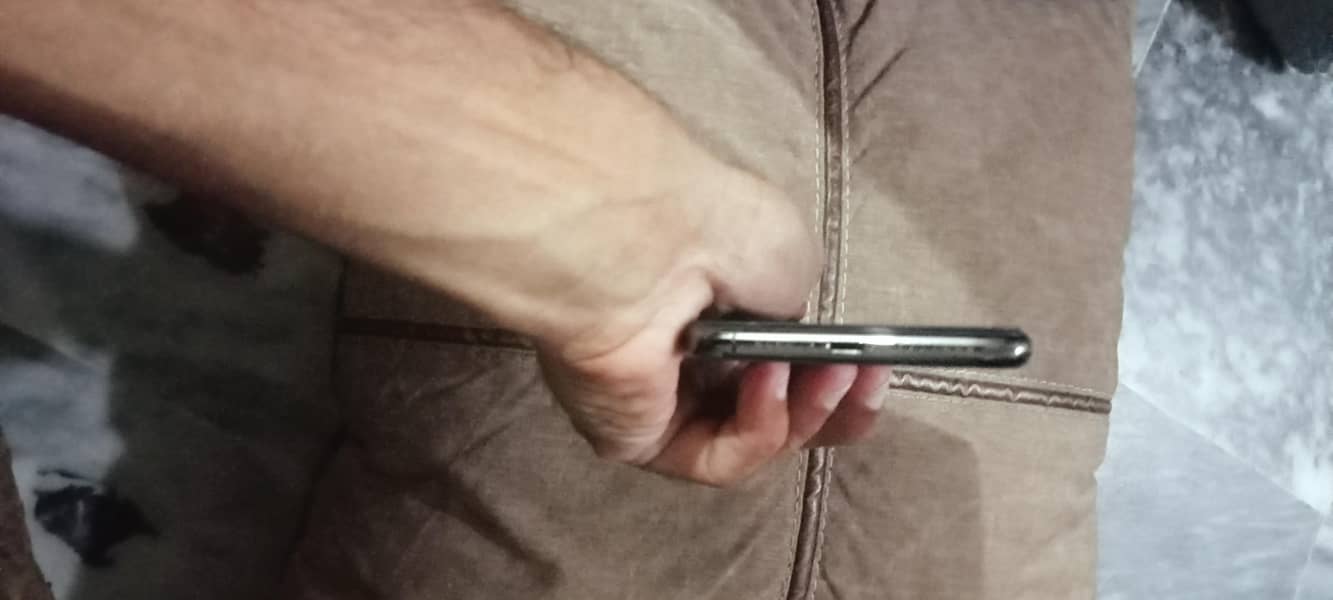 Apple iPhone 11 Pro Max 3