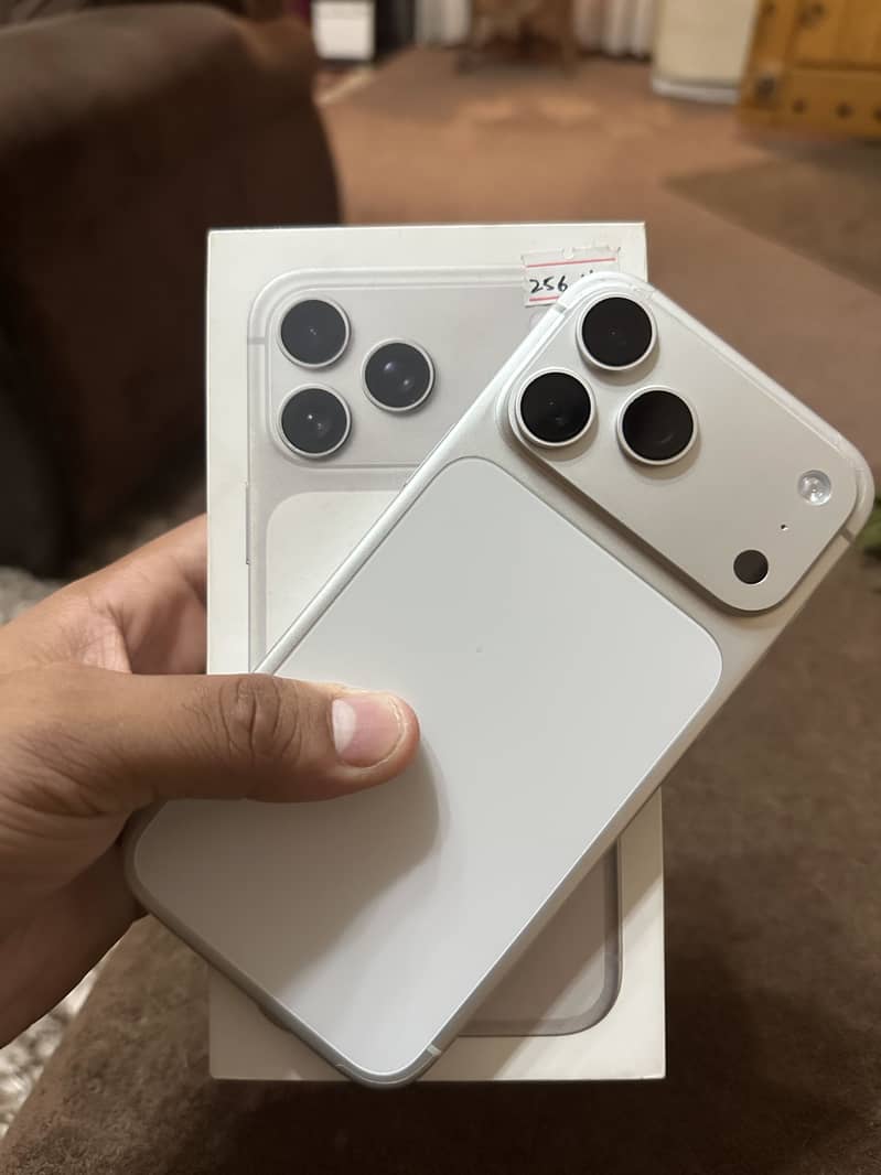 Apple iPhone 17 Pro Max 1