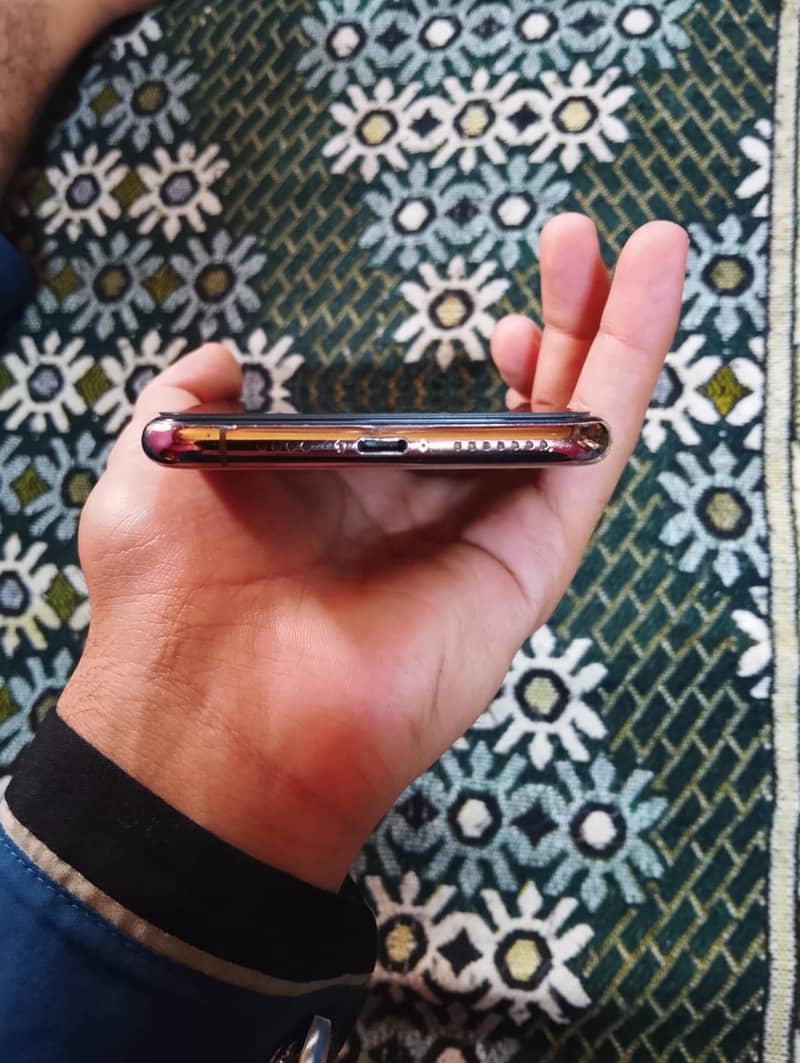 Apple iPhone 11 Pro Max 0