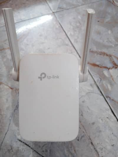 TP LINK ROUTER AND REPEATER