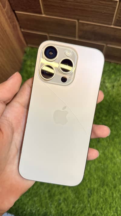 Apple iPhone 16 Pro