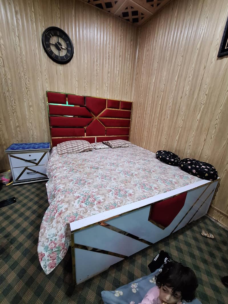 bed set desing sight table  and  table 7
