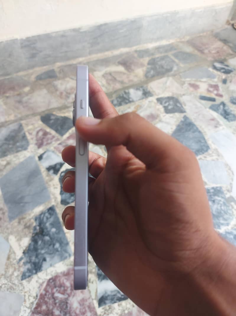 Apple iPhone 14 2