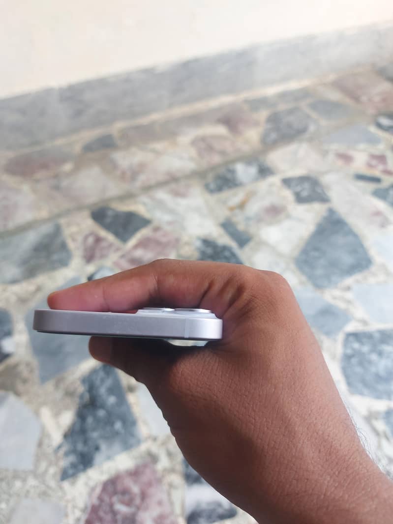 Apple iPhone 14 5