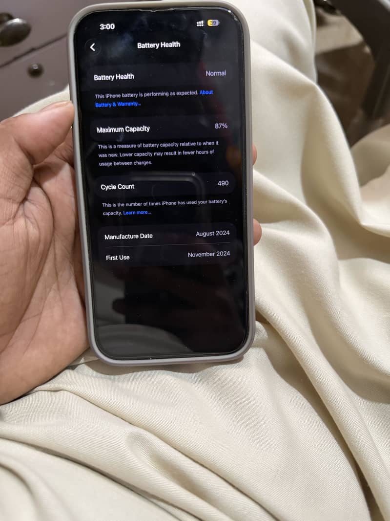 Apple iPhone 16 Pro Max 1