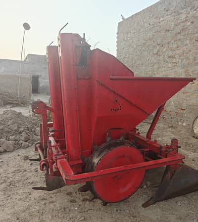 Potatoe planter
