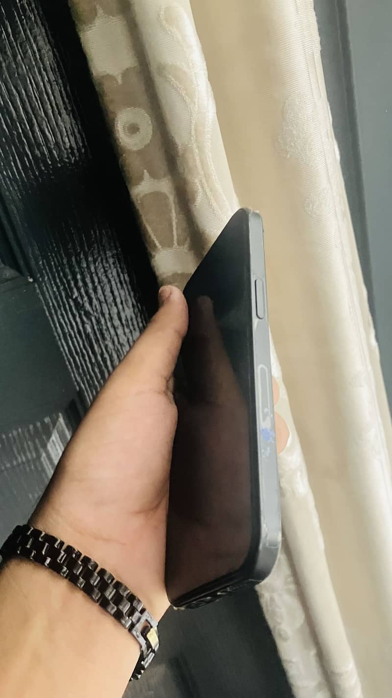 Apple iPhone 15 2