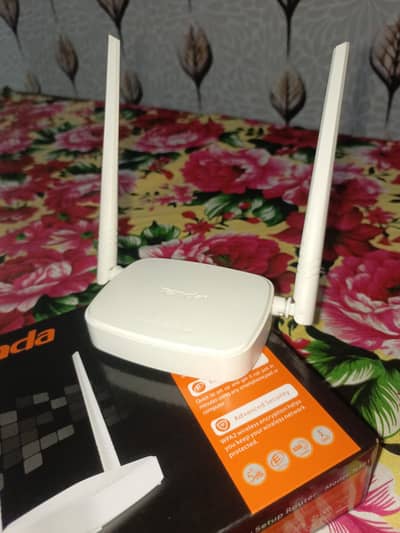 Tenda modem for sale 10 days use 10/10 condition