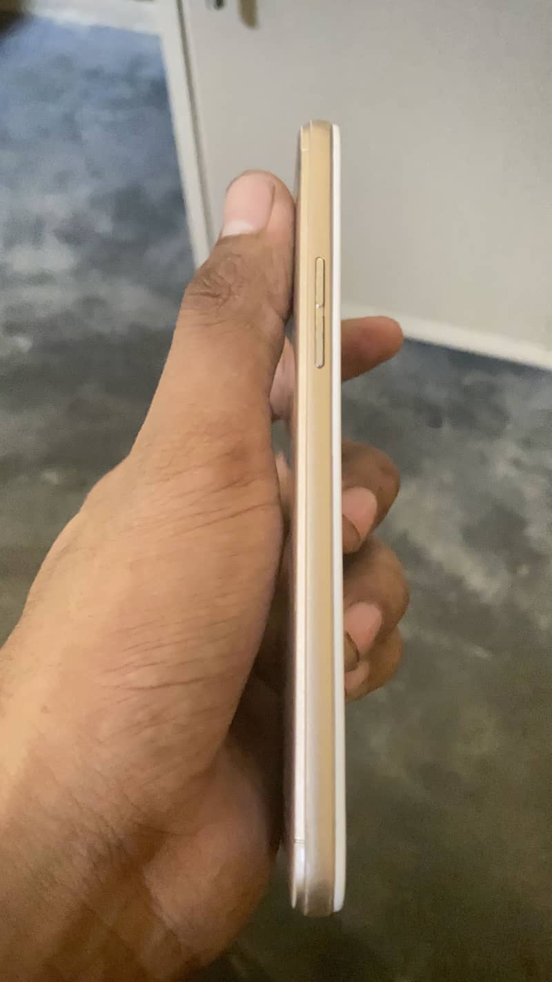 OPPO A57 3