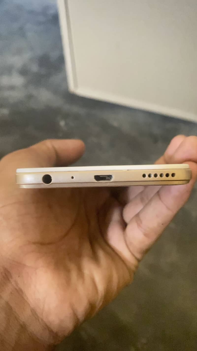 OPPO A57 4